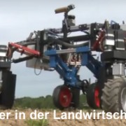 Roboter Franc arbeitet auf dem Feld