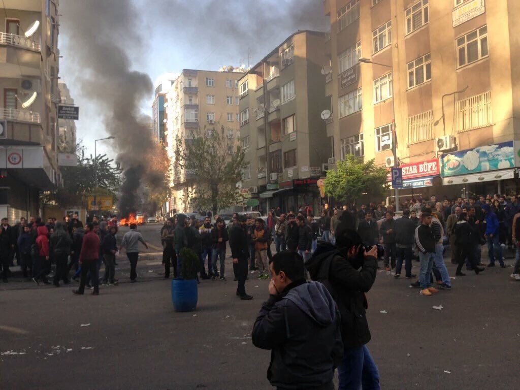 Friedlicher Protest wird niedergeschlagen
