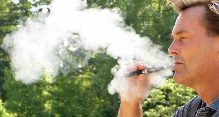 Wie motiviere ich Raucher zum Umstieg von Tabak auf E-Zigaretten?