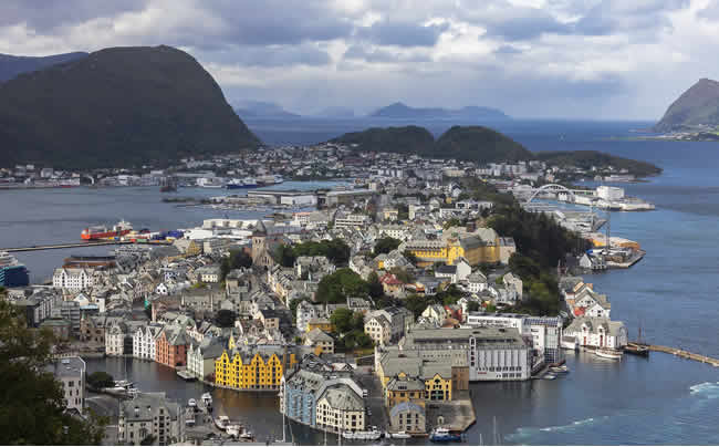 Ålesund vom Aussichtspunkt Aksla 