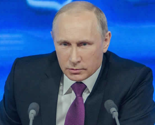 Putin-Interviews im russischen Staatsfernsehen: Altbekannte Rhetorik und atomare Drohgebärden