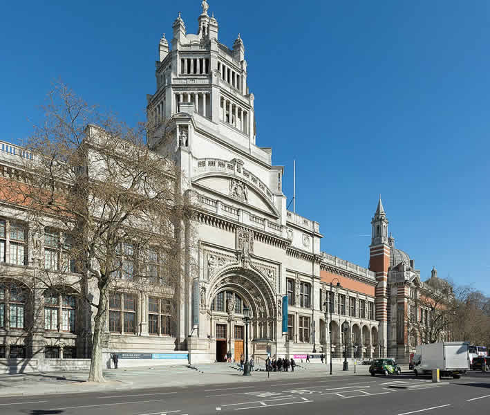 London: Victoria and Albert Museum: