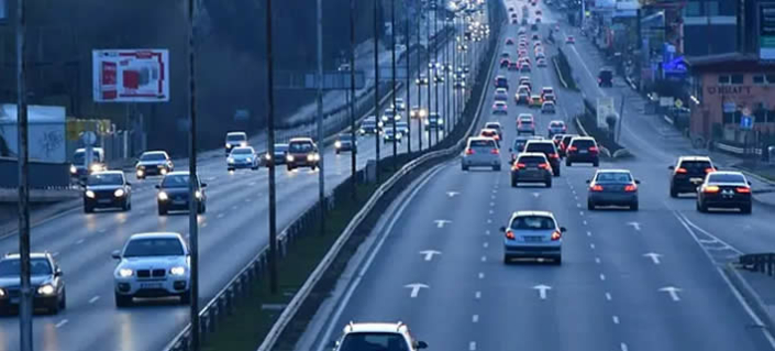 Konflikt um Fahrverbote in Deutschland: Politische Debatte und Kritik