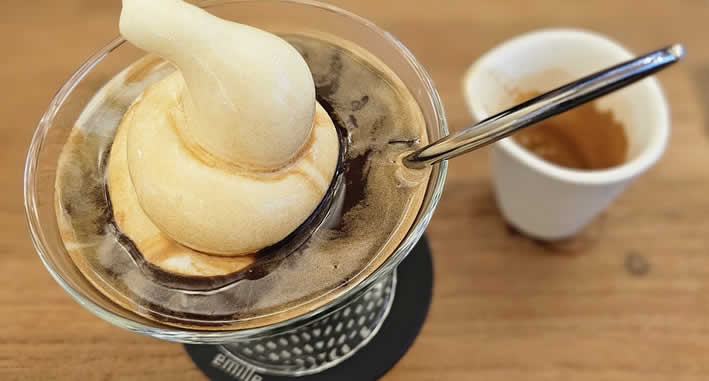 Kaffeespezialitäten aus Kaffee und Eiscreme - Affogato