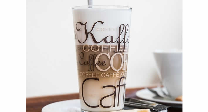 Latte Macchiato: Sanfte Schichten aus Milch