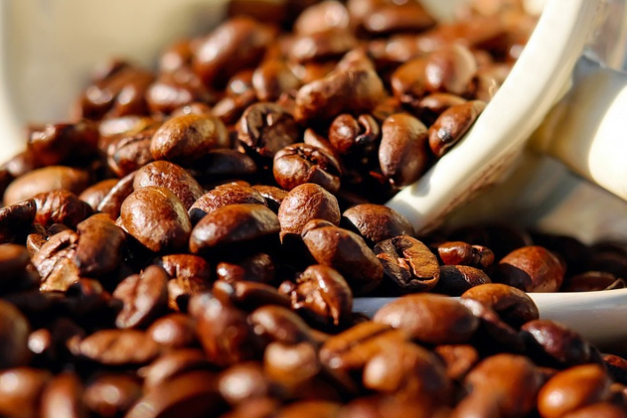 Kaffeepreise erreichen Rekordhoch: Wetterextreme und steigende Nachfrage belasten den Markt