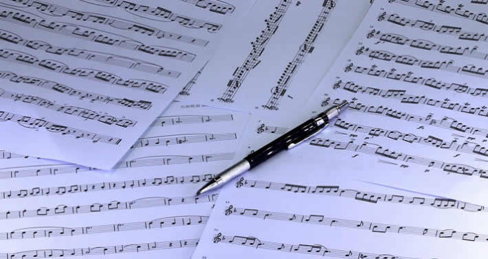 Künstliche Intelligenz als Komponist – Wie gut ist KI-Musik wirklich?