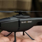 Spione in der Luft – Die kleinsten Profi-Drohnen der Welt und wie sie heute Kriege verändern