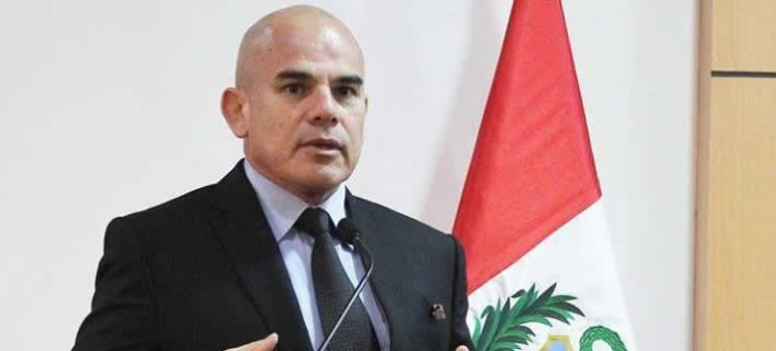 Peru vor dem Ausnahmezustand – Notstand in Lima angekündigt, Ernesto Alvarez Miranda Decano