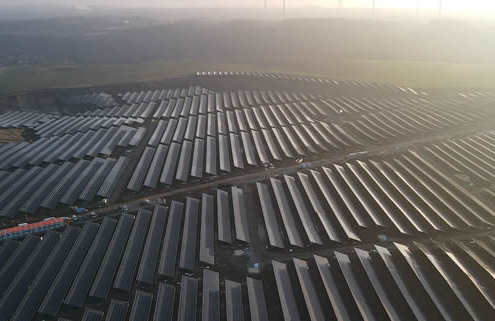 PV-Park Schkölen erstmals für Regelleistungsmarkt präqualifiziert – Erneuerbare sichern Netzstabilität